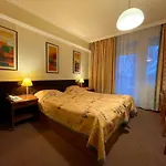 Csipke Hotell 3*