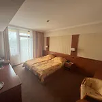 Csipke Hotell 3*